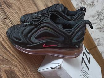 Женские кроссовки Nike Air max 720