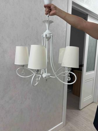 Продам люстру