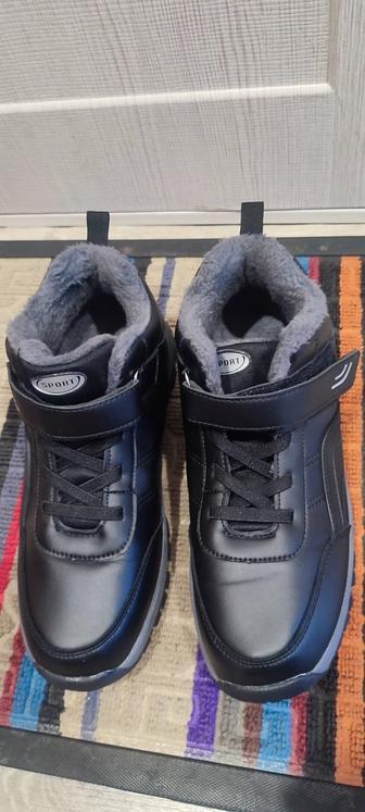 Кроссовки зимние