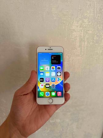 iPhone 8/64Gb Gold - В отличном состоянии