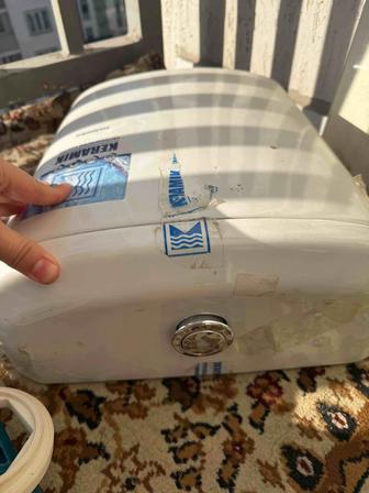 Продам бачок от унитаза