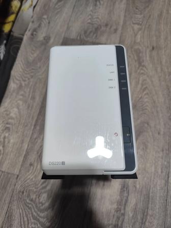 Сетевое хранилище (NAS) Synology Disk Station DS220j