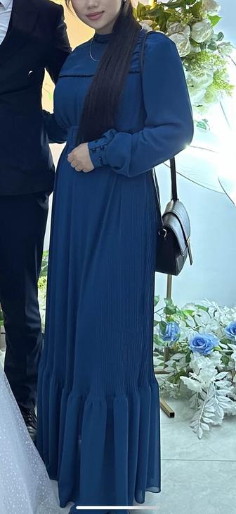 Платье длинное- изумрудное