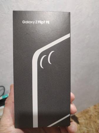 Обменяю на деньги. Самсунг галакси 7флип.цена ниже рынка.