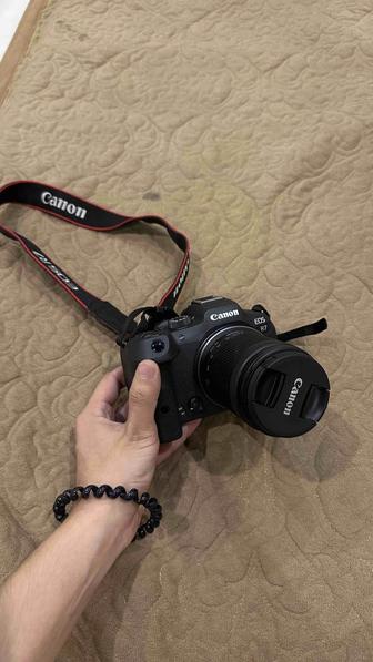 Продам фотокамеру Canon R7 с объективом 18-150