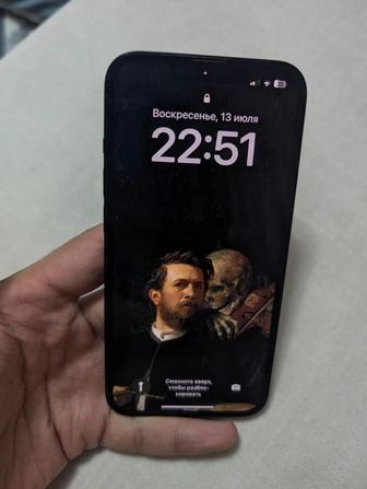 Продам Айфон 13 срочно