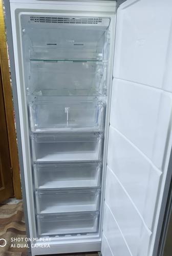 Морозильная камера Indesit NoFrost.