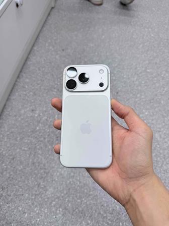 Продам iPhone 17 Pro 256GB (белый) почти новый