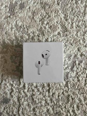 Наушники AirPods 4 премиум класса.