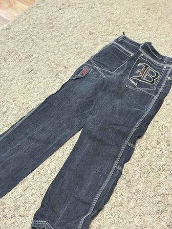 Джинсы, комбинезон и комплект в хорошем состоянии