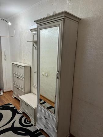 Прихожий шкаф