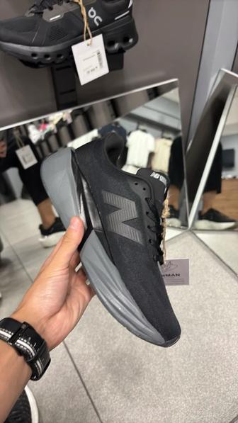 New Balance FuelCell Rebel