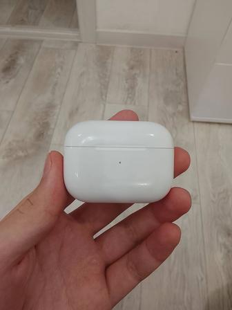 Продам беспроводные наушники AirPods pro 1 оригинальные