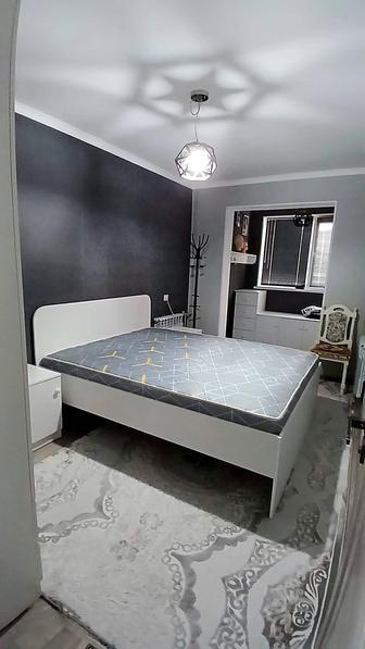 Гарнитур спальный новый белого цвета