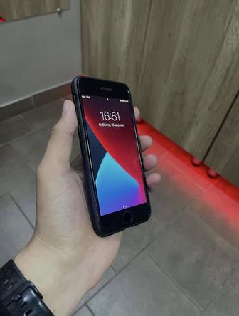 Продам Iphone 7