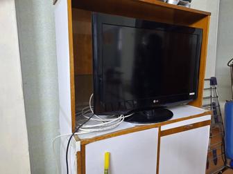 Продам телевизор на запчасти