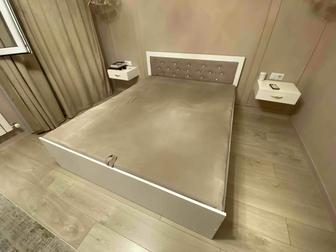 Продам двуспальную кровать