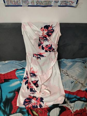 Отдам женские вещи купальники