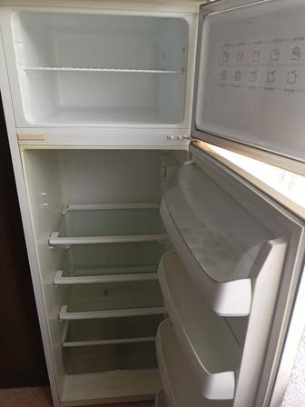 ПРОДАЮ Холодильник б/у ARDO Италия , в отличном состоянии, хорошо морозит