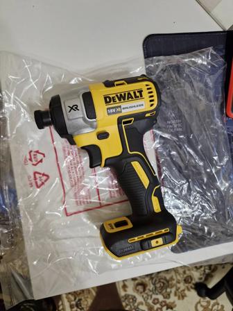 Шурупаверт, импакт, Dewalt dcf 887