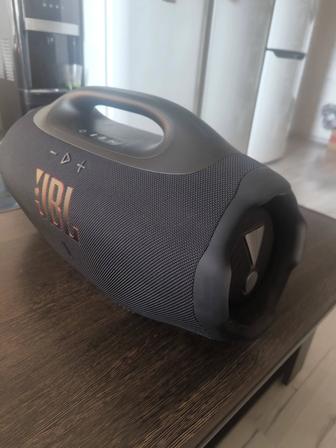 Продам колонку jbl boom box 4