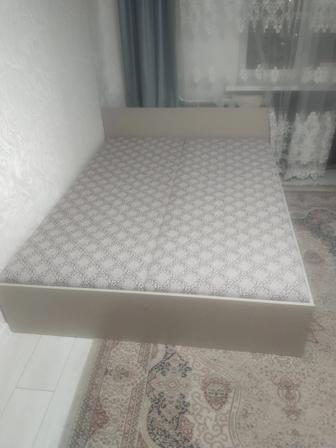 Продам двухспальную кровать