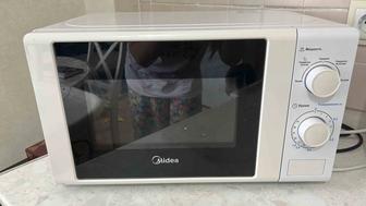 Продам микроволновую печь midea