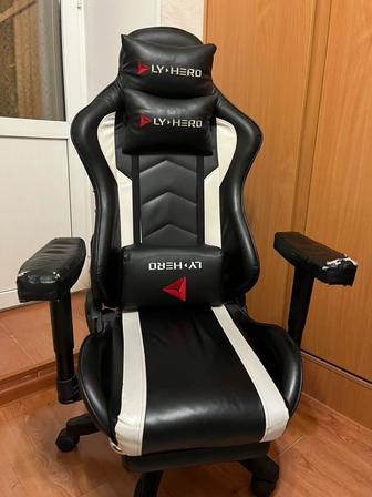 Продам компьютерный игровой стул