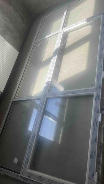 Витражный окно до потолка