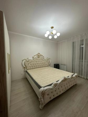 Продам кровать с матрасом