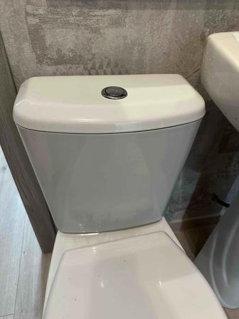 Продам унитаз, раковина с смесителем и трубкой,зеркало