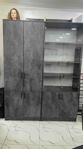 Шкаф витрина