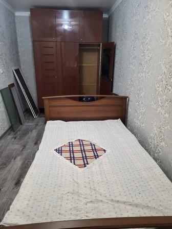 продаю кровать с матрасом