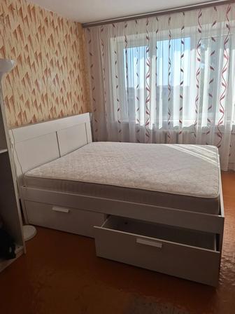 Кровать спальная