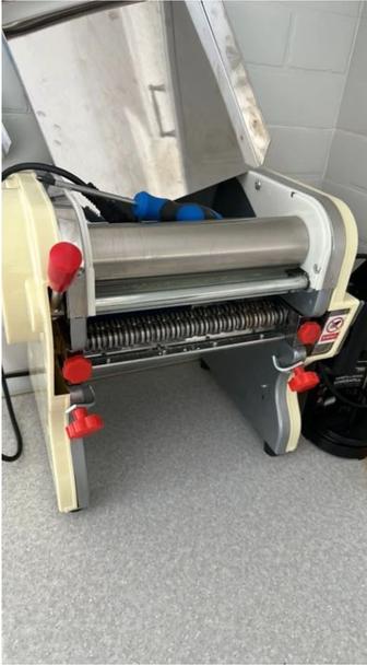 Тестораскаточная машина