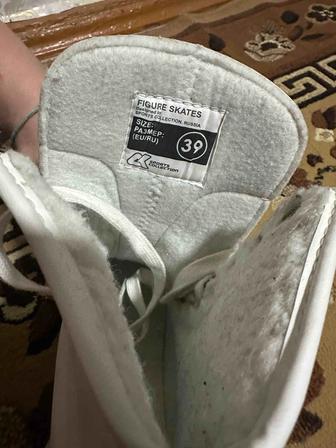 Продам фигурные коньки