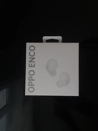 Беспроводные наушники Oppo Enco Buds.