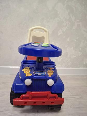 Продам детскую машинку