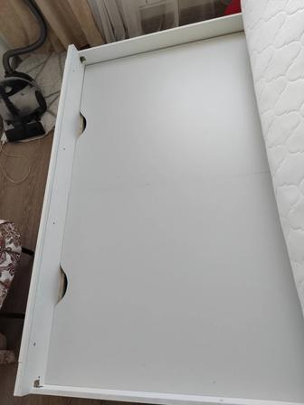 Продам двухспальная кровать крашенный