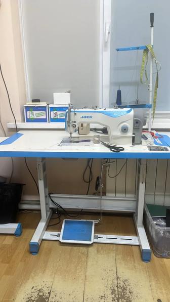 Продам швейная машина прямая строчка