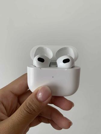 Продам наушники AirPods 3