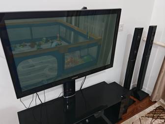 Телевизор с подставкой