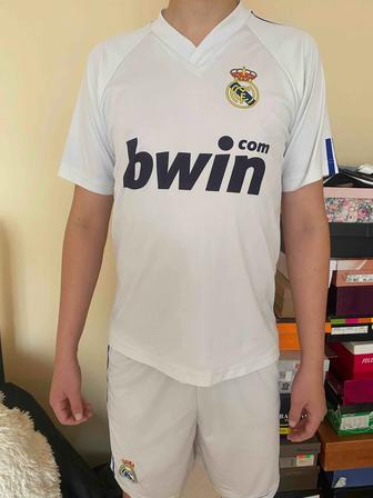 Распродажа ретро формы Real Madrid Ronaldo