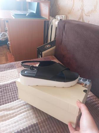 Босоножки женские