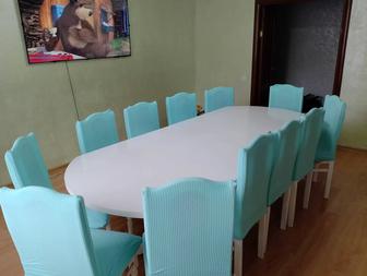 Стол и стулья