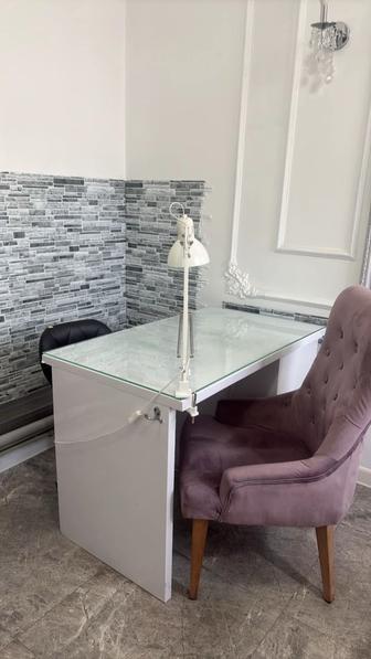 Сдается маникюрный стол