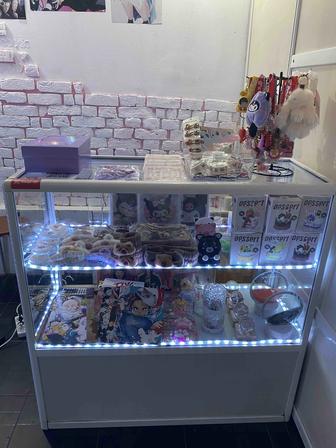 Продам витрины с подсветкой