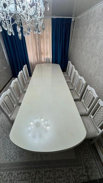 Стол с стульями