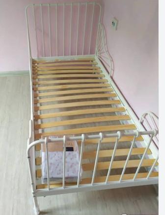 Кровать Икеа Миннен 200 х 80.