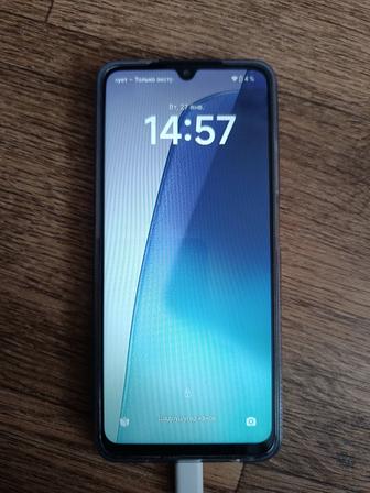 Продаю сотку в хорошем состояние